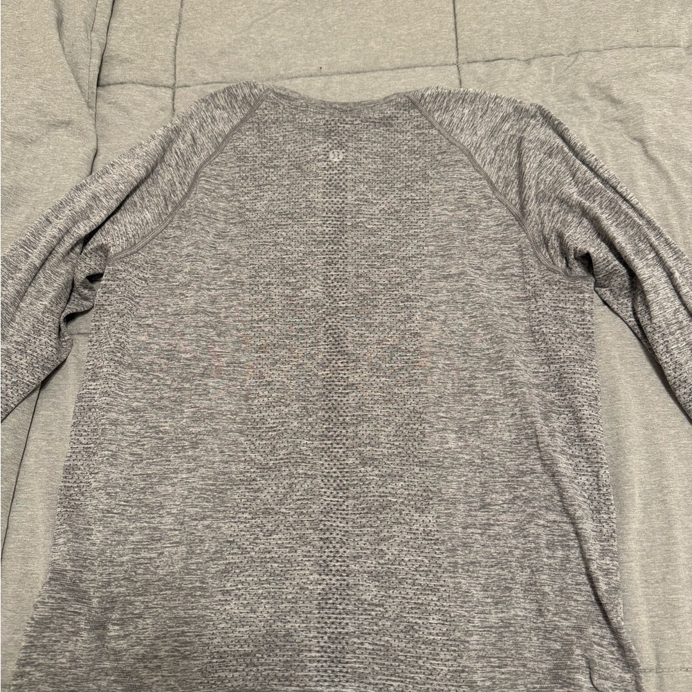 Grey swiftly lululemon long sleeve - Picture 2 of 4